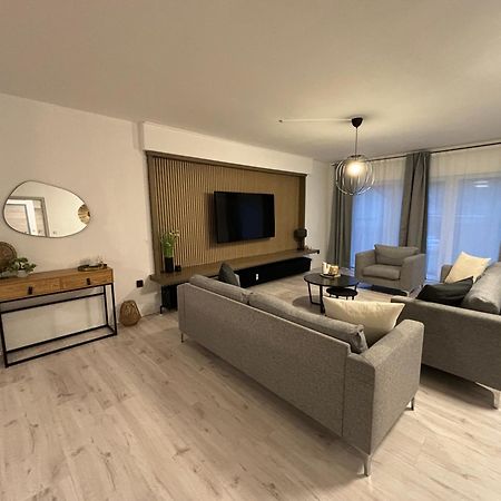 140Qm - 4 Zimmer- Parkplatz - Autobahn - Blauer See - Mallibase Apartments Garbsen Kültér fotó
