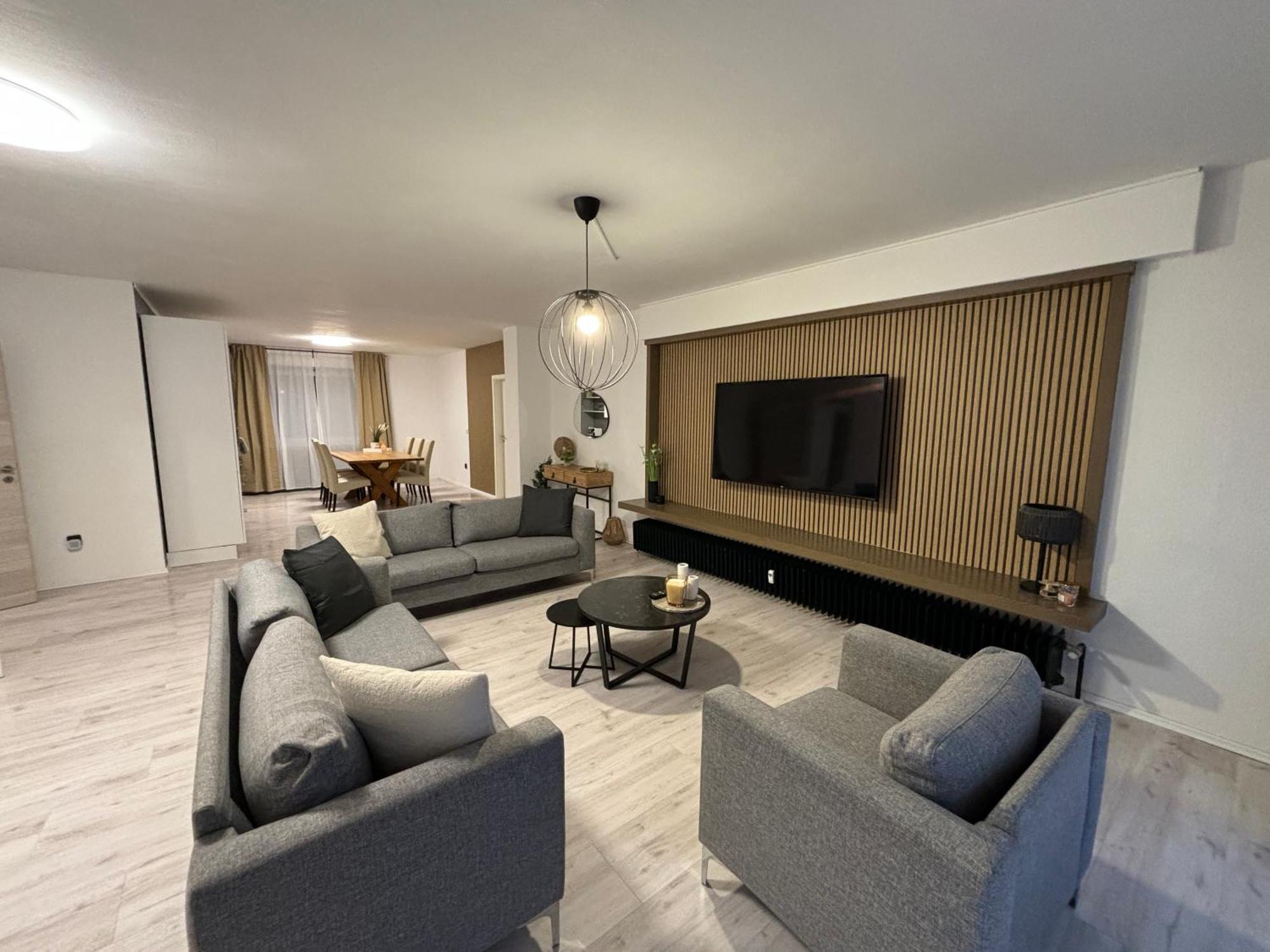 140Qm - 4 Zimmer- Parkplatz - Autobahn - Blauer See - Mallibase Apartments Garbsen Kültér fotó