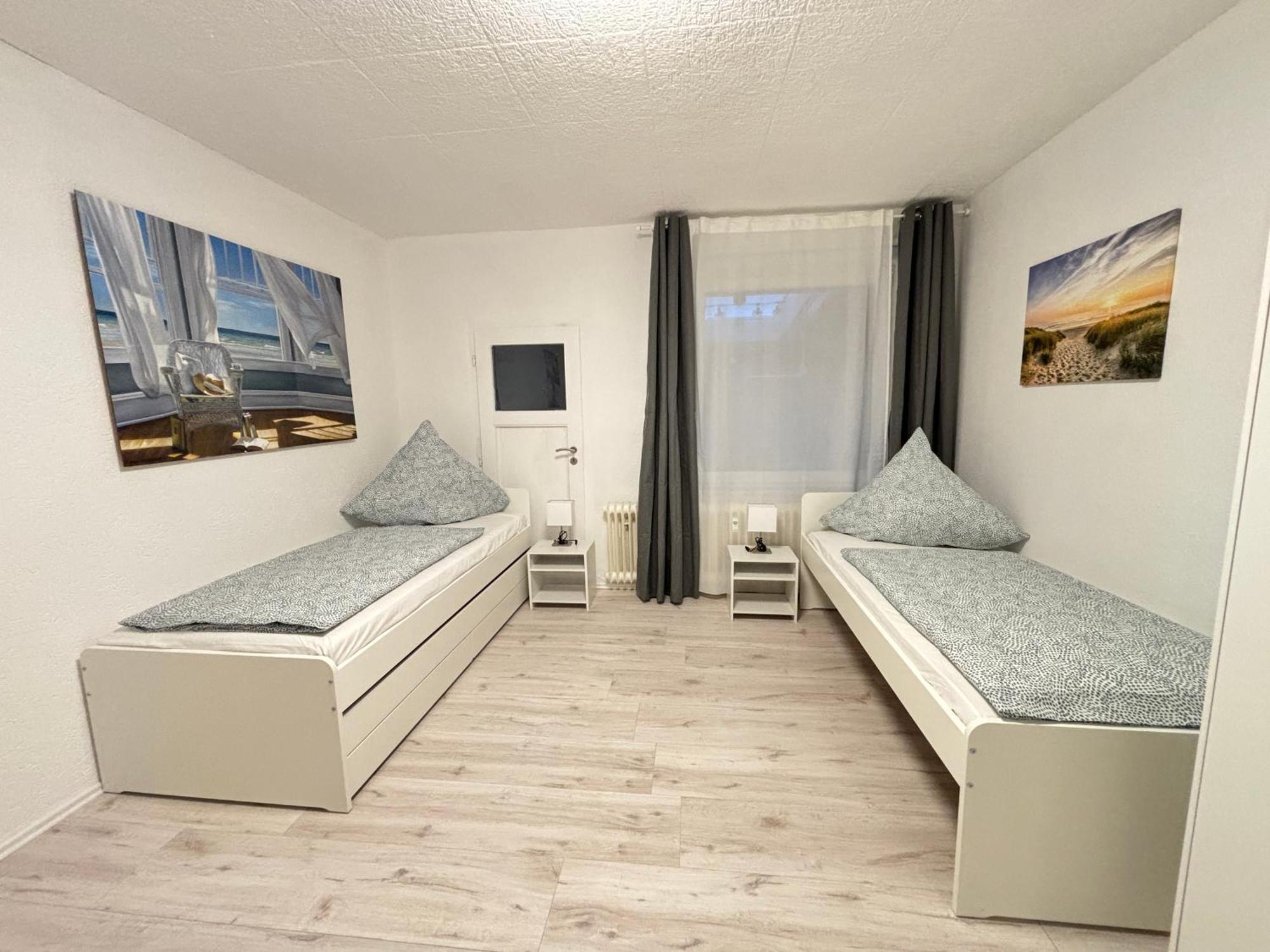 140Qm - 4 Zimmer- Parkplatz - Autobahn - Blauer See - Mallibase Apartments Garbsen Kültér fotó