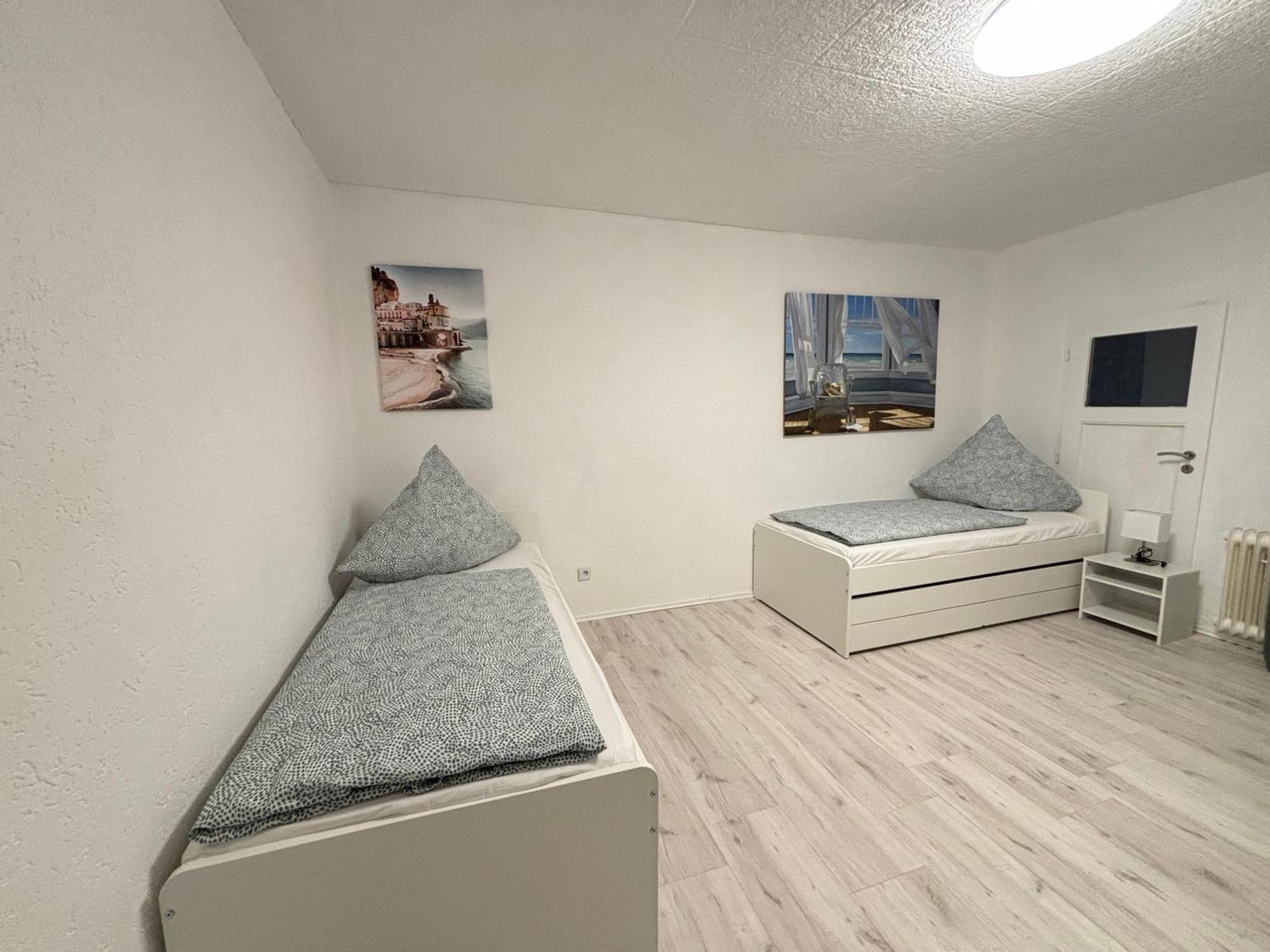 140Qm - 4 Zimmer- Parkplatz - Autobahn - Blauer See - Mallibase Apartments Garbsen Kültér fotó
